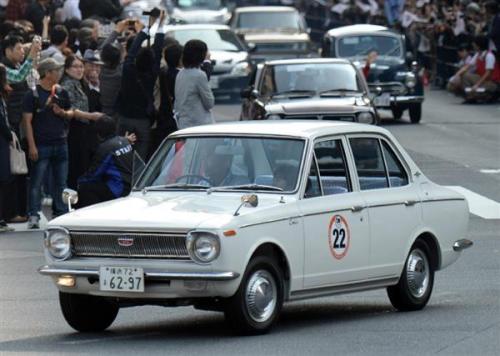 スバル３６０、コスモスポーツ…　東京モーターショー６０周年記念で、往年の名車がパレード