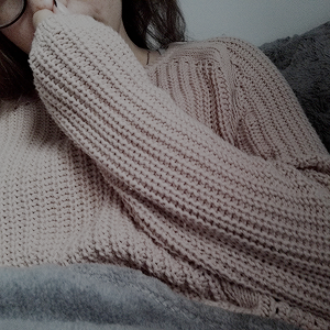 fecitysmoke:                              tea, sweater, blanket and rain behind my window