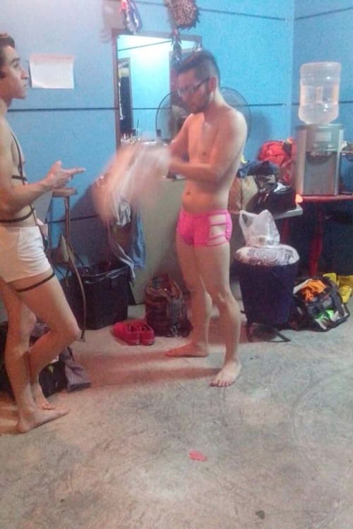 Mostrando la Trusa