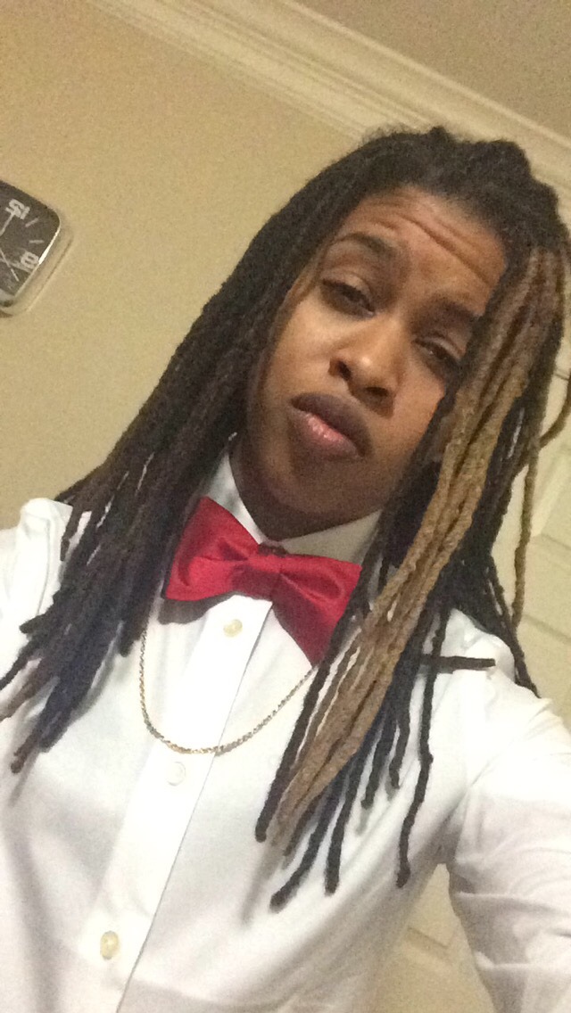 enisco:  Tagged by studlight 6 + 1 =7 photo selfie challenge  I tag charmingmuch