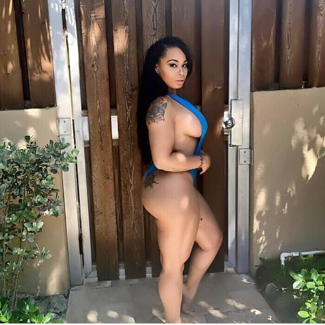 hillshavethighslive:  #Hills 😍 | @missbadyellow | #HillsHaveThighs | #missbadyellow