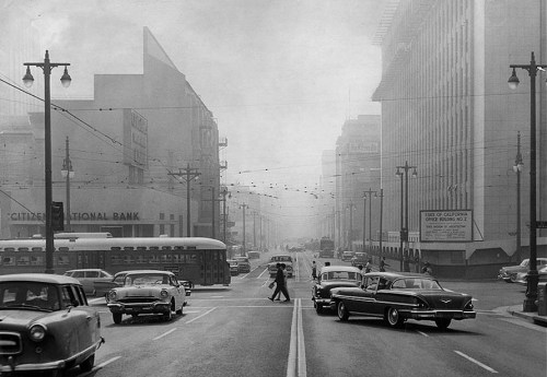 memoriastoica:  Los Angeles smog. Top: 1st and Spring Streets, circa 1953. Bottom: Broadway looking south from 1st Street, circa 1959. More smog shots here. 