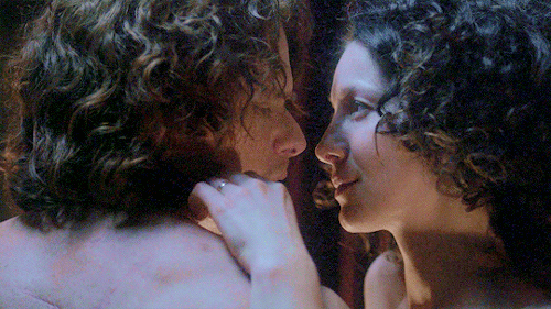 theoutlander:claire + jamie’s chin                                requested by @jinnelle