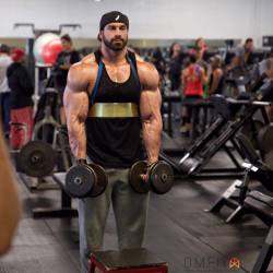 whitepapermuscle:  Bradley Martyn