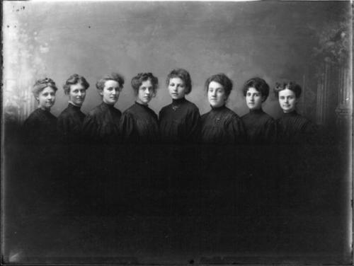 eerieghosts:Eight women 1907. Source: Miami University Libraries - Digital Collections. [via back-th