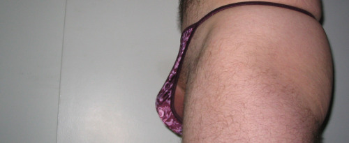 amaninhispanties:  Maroon g-string. 