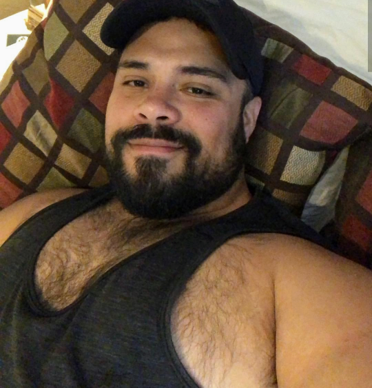 bear-hairy:  Déjanos tu comentario 🐻 . Rebloguea y comparte el contenido si te gustan las fotos. #Bear_Hairy 