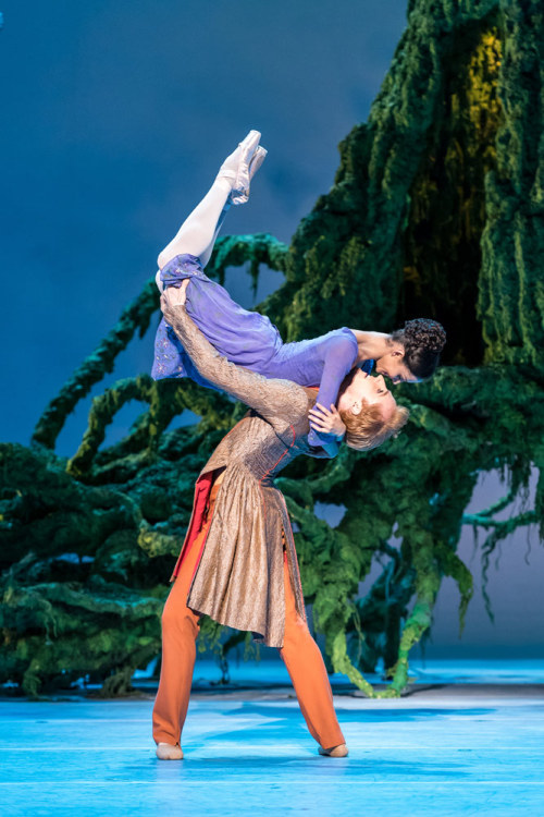 Francesca Hayward and Steven McRae in The Winter’s Tale, Royal Ballet, July 2017. © Darren Thomas.Th