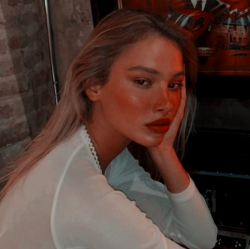 Voir un profil - Bisha Bennett 00df9c1ac1b4076b981e7c3fbd975d410276a245