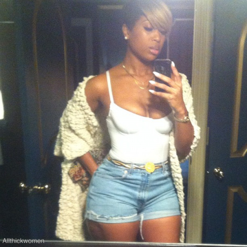 jaiking:  allthickwomen:  Danny J  Follow me at http://jaiking.tumblr.com/ You’ll be glad you did.