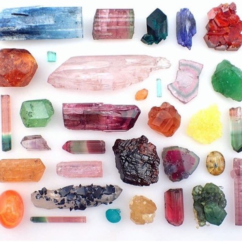 artisticlog:Love the water melon tourmaline!Which one’s your favourite!?✨❤️