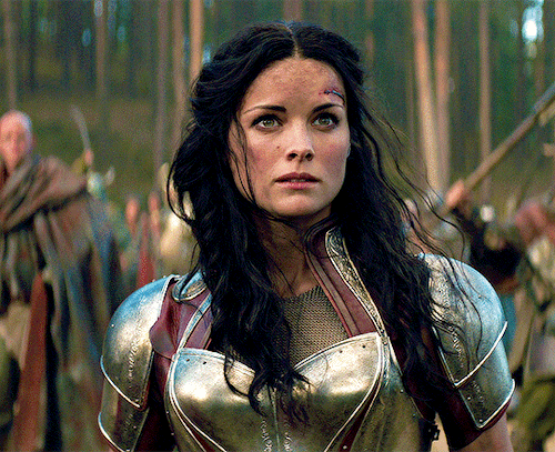 marvelheroes:  JAIMIE ALEXANDER as LADY SIFThor: The Dark World (2013) dir. Alan Taylor