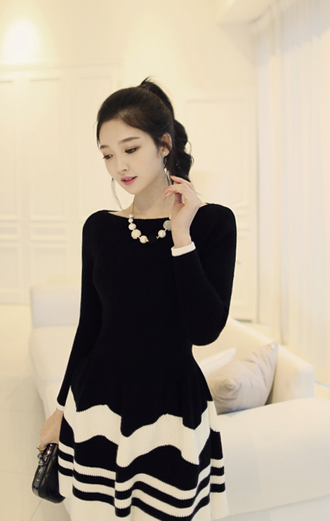 chaintox:korean-dreams-girls:  JooYi - November 26, 2014 2nd Set  I love slim fit