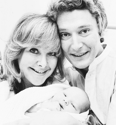 martincrief-blog:  Wanda Ventham, Timothy Carlton Cumberbatch and the little Benedict Timothy