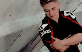 Behind The Scenes Of Ben Hardy’s Attitude Photoshoot (Summer 2016)