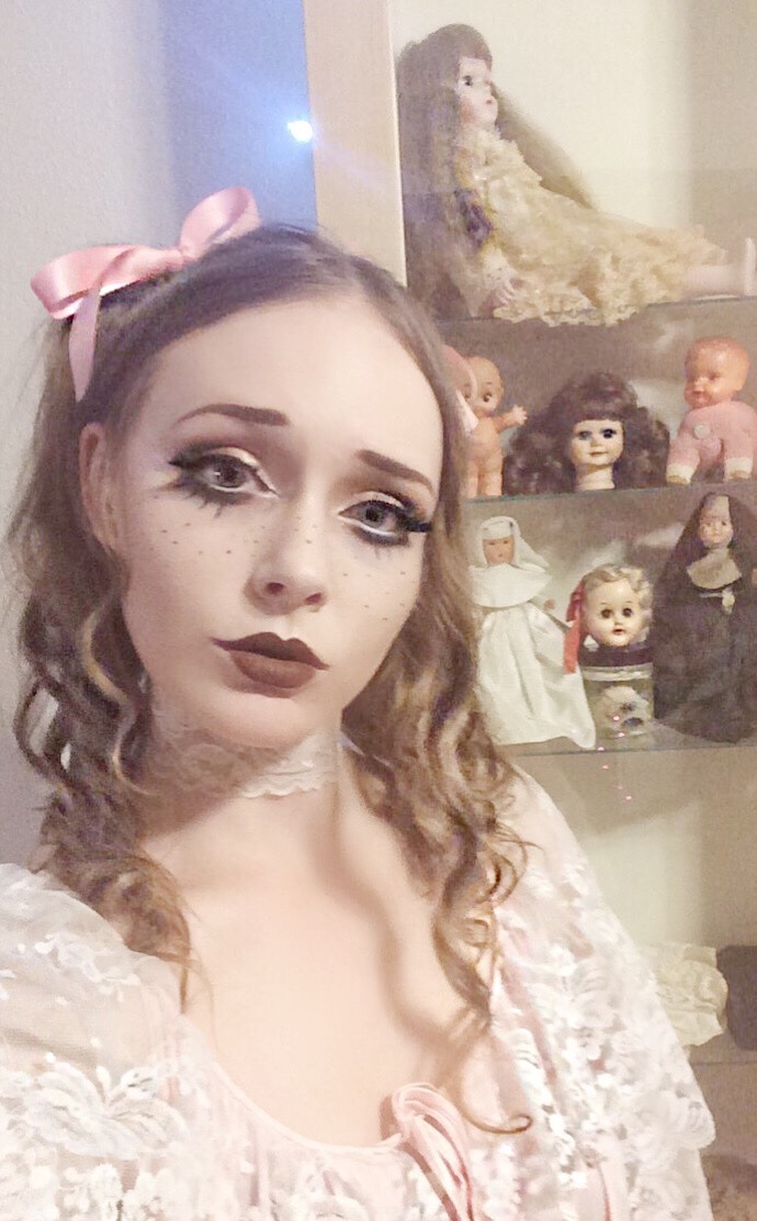 liquidpanty:  slutforsnuff:  if ur not going to play with me put me back on the shelf!