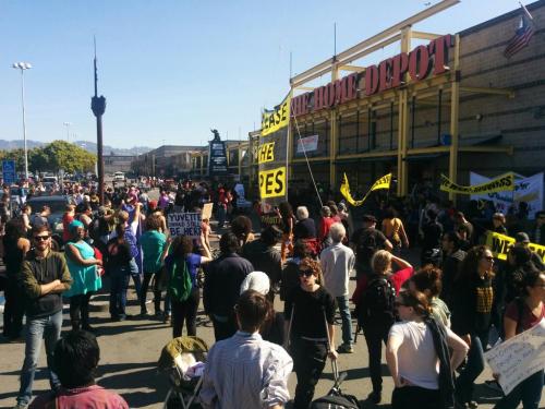 america-wakiewakie:Anti Police-Terror Project Holds Rally and Vigil for Yuvette HendersonFebruary 21st, 2015(Oakland) - In the early afternoon of Tuesday, February 3rd, Yuvette Henderson, a 38 year old mother of two children, was shot and killed by the