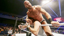 fishbulbsuplex:  Cesaro vs. Dean Ambrose