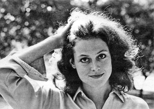 vintageruminance:Sigourney Weaver - 1980s