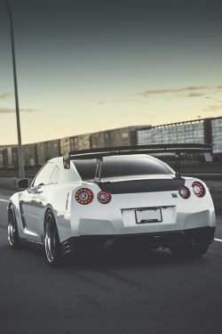 visualechoess:  Jotech R35 GT-R Black Edition - by: Marcel Lech 