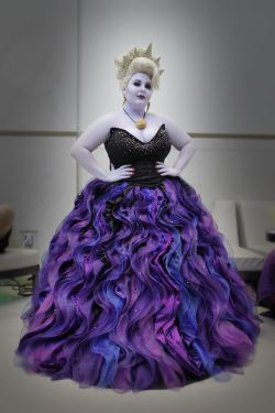 katanafatale:  rainydaybunny:  dekuroots:  Ursula by kayecosplay (instagram) Megacon Orlando 2015 photo by Matt Roche  thatskhaleesifeministkilljoy2uthis is the Ursula costume you need!  Fuck. 