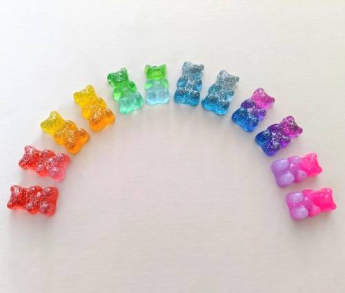 rainbowcolorfulbrightful:Rainbow gummy bears