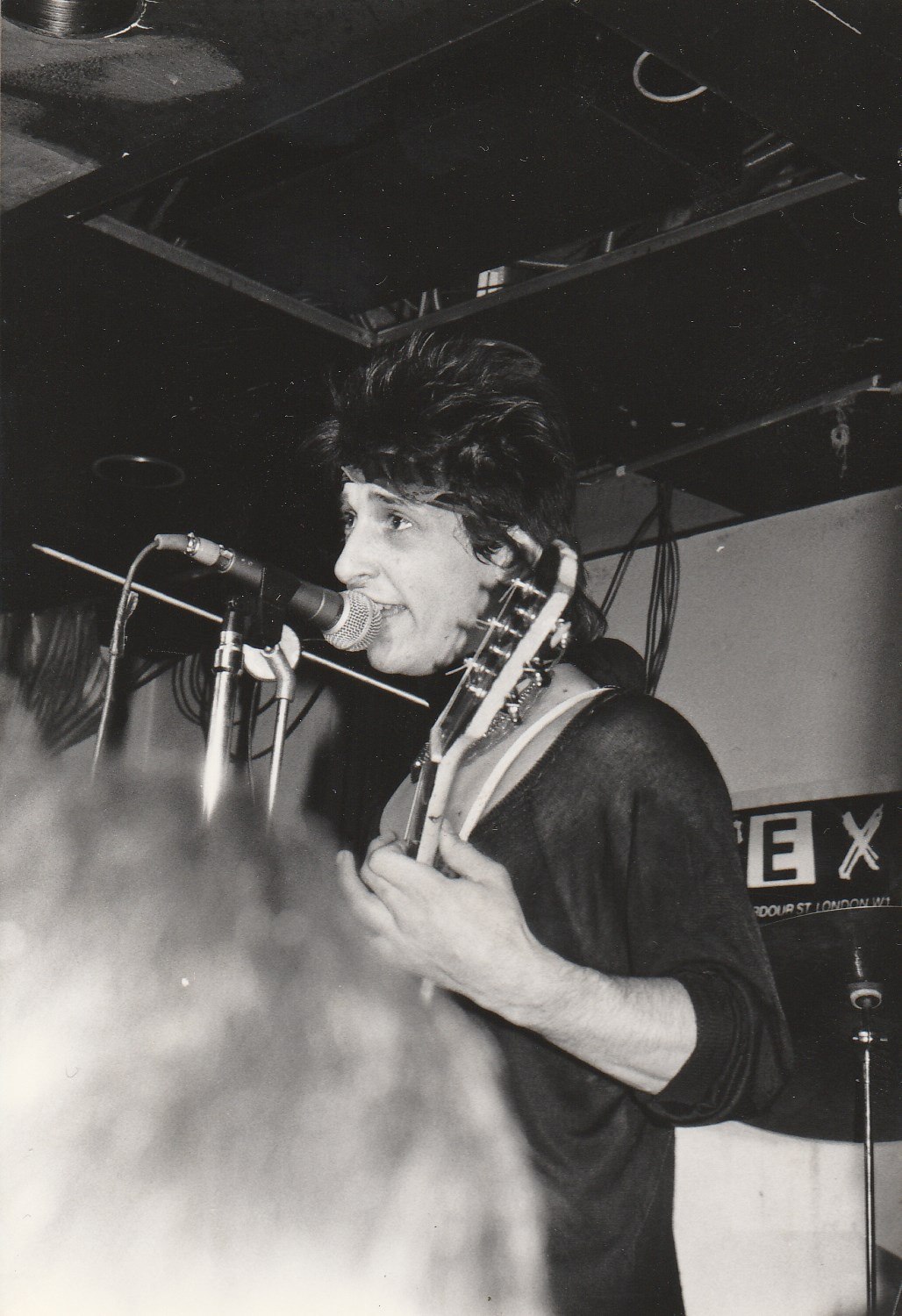 sweet-love-und-romance:  Johnny Thunders photographed by Michael Quirke at The Vortex,