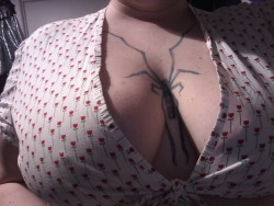 spiderboobsandnudes:  just a tease