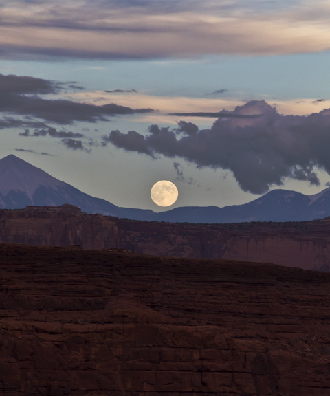 oecologia: Moonrise (La Sal Mountains, Utah) by jim berneike.