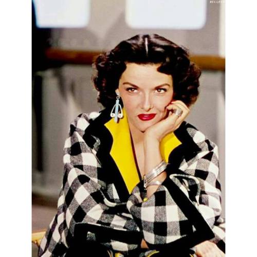 Jane Russell wears Travilla and jewellery by Joseff of Hollywood in Gentlemen Prefer Blondes (1953) 