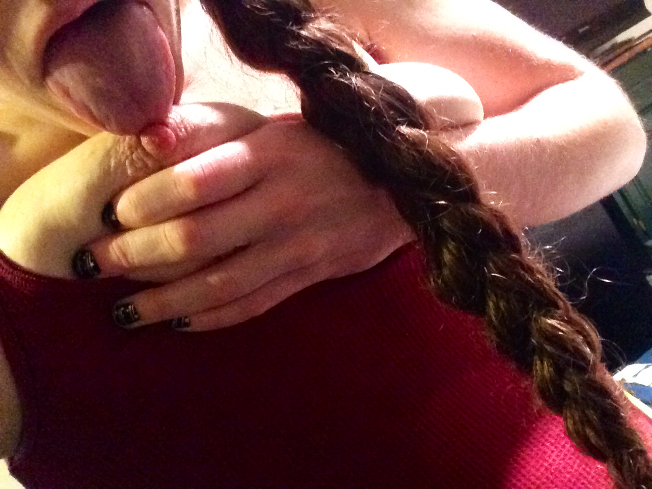 jellybeanphalange:  Feeling frisky after my shower last night.