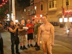 softissexy:  Public nudity in San Francisco