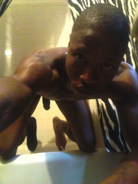 scorpius21:  thequietstoner:  Tavorris  All black nude gay, str8, bi, blog http://scorpius21.tumblr.com/