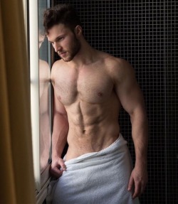 hunkopedia:  Louis Helstroffer  Follow Hunk’o’pedia