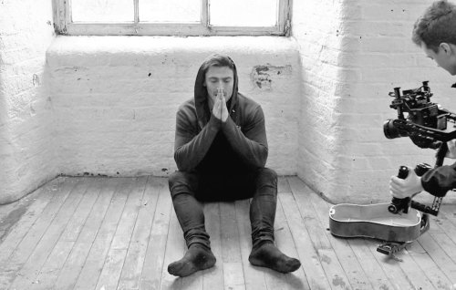 quickendenfr:  Blindfold music video in Manchester - February 17, 2016 