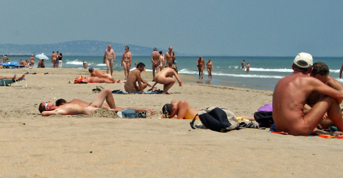Porn photo Nude a beach exercise.