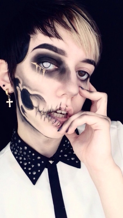 spencerofspace:  Golden ghoul 🌙 he/they
