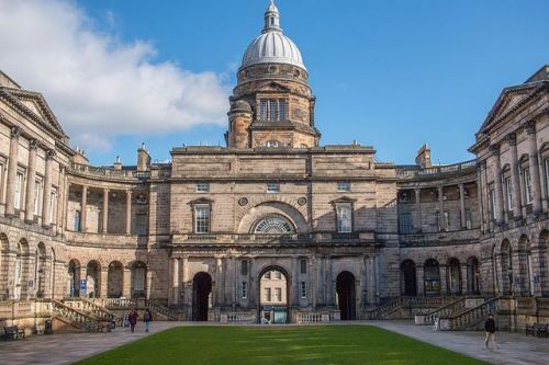 Quadrangle of the Old College of Edinburgh University.