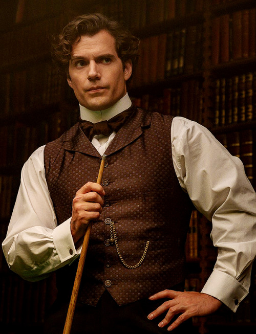 mrcavill: Henry Cavill as Sherlock Holmes | Enola Holmes (new stills)