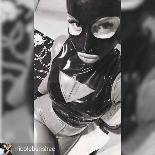Credit to @nicolebanshee : #blackisbeautiful ! #mistress #fetishes #fetish #model #latex #rubber #go