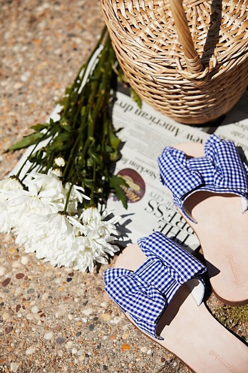 Bow tie plaid slippers for a summer day shopstyle.it/l/lcBS