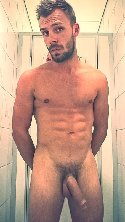 hungdownunder:  For more hot guys, follow me at: http://hungdownunder.tumblr.com/ 