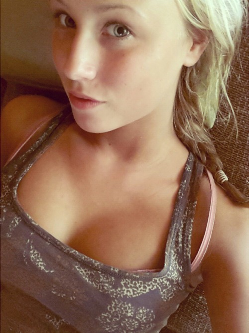 sweetadorablegirls:Sweet, Adorable, Girl Next Door