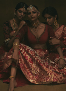 sabyaasachi:  THE PALACE OF GOLD by Amrapali JewelsPhotography: Omkar ChitnisModels: Namrata Tripathi, Teesta Dalvi &amp; Manvitha Mallela