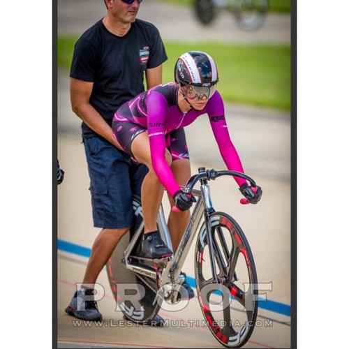 headhnter: On the line for the Keirin. Thank you #lestermultimedia! #trackcycling #women’s cycling #