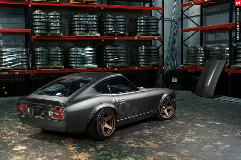 hirocimacruiser:  ADV1 280Z with an 800+HP 2JZ conversion. More info here http://performancedrive.com.au/adv-1-datsun-280z-gets-mean-2jz-engine-conversion-video-1113/
