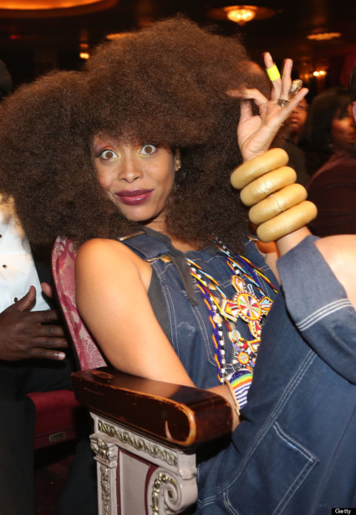 thesearetheaxes:  chizohfro:  smoothzone:  “Erykah Badu’s Do”  Mama.  ma wife is so fine and creative y’all.   