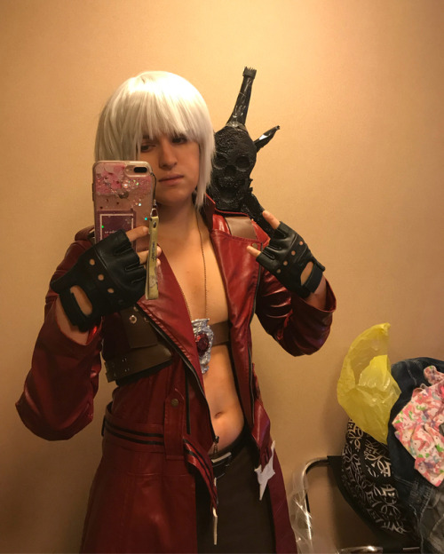 Let’s rock baby come find me as Dante #anime #manga #cosplay #conneticon #conneticon2018 #dant