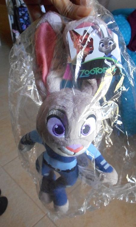 XXX SELLING A JUDY HOPPS PLUSH c: Brand new and photo