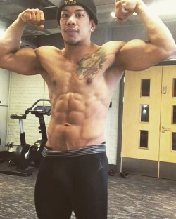 nexgencrusher:  Nexgencrusher gym pics